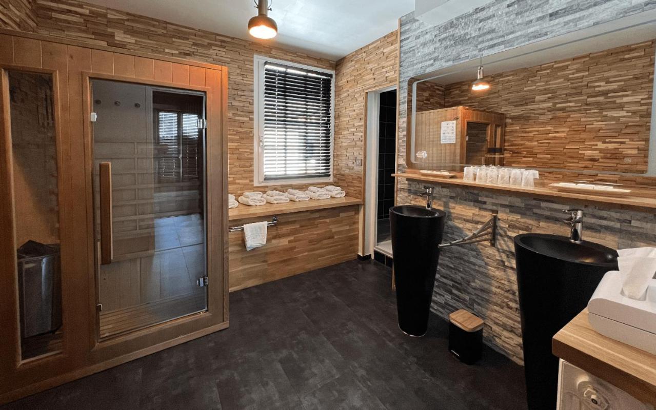 Logis Hotel Et Spa Chez Camillou أومونت أوبراك الغرفة الصورة