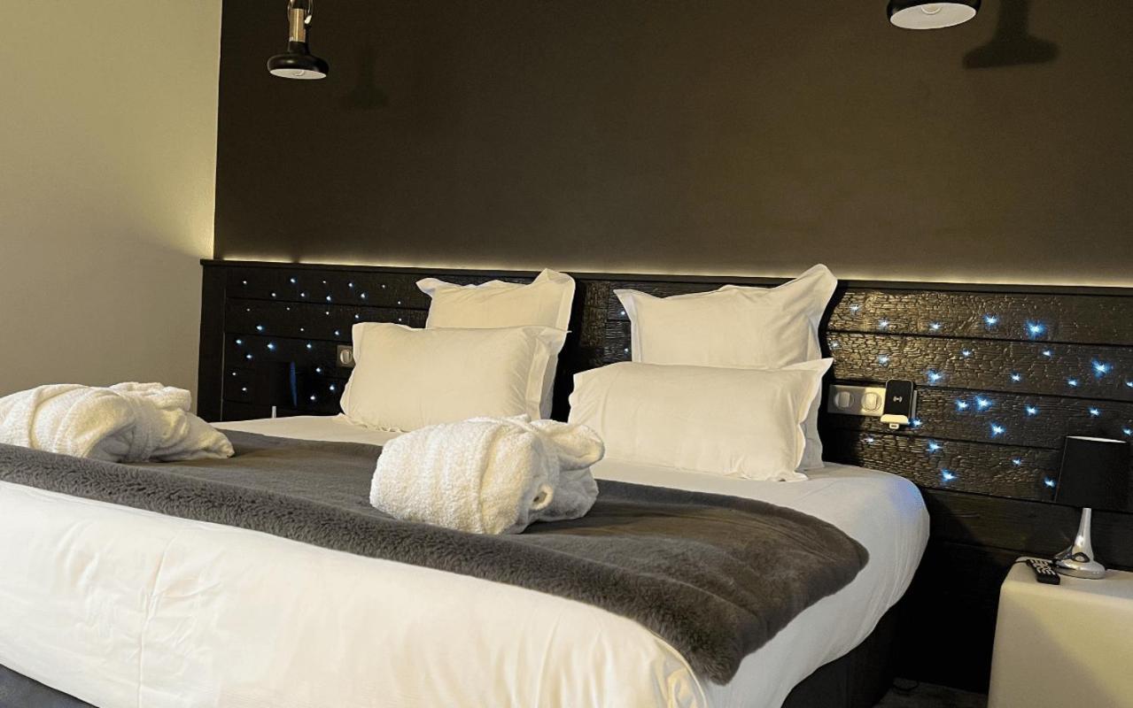 Logis Hotel Et Spa Chez Camillou أومونت أوبراك الغرفة الصورة