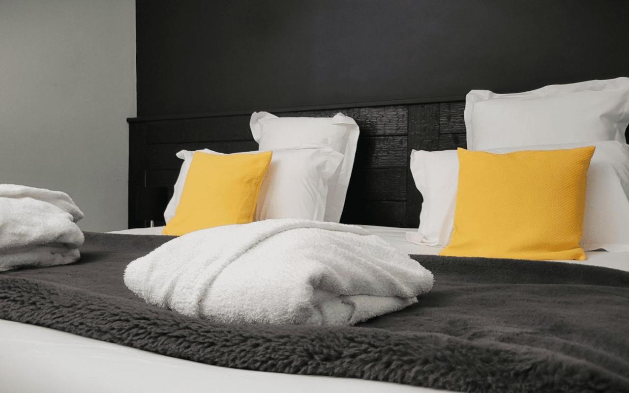 Logis Hotel Et Spa Chez Camillou أومونت أوبراك الغرفة الصورة